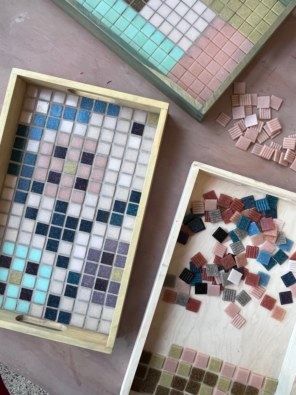 workshop: lav din egen mosaik bakke