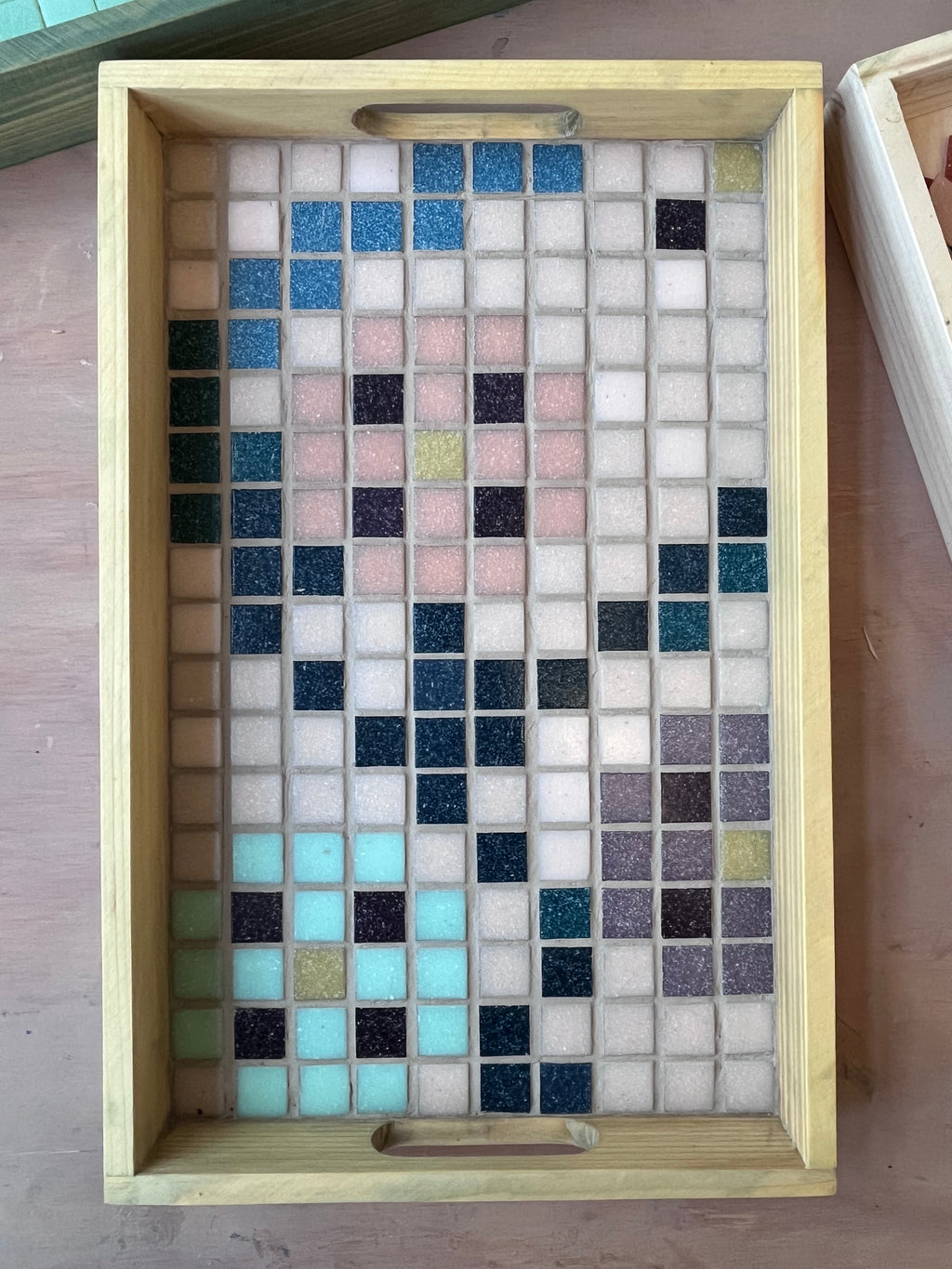 workshop: lav din egen mosaik bakke